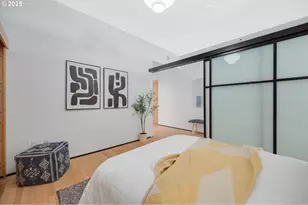 333 NW 9th Ave, Portland, OR 97209 - Photo 18