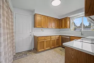 7919 SE Clackamas Rd, Milwaukie, OR 97267 - Photo 8