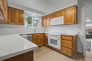 7919 SE Clackamas Rd, Milwaukie, OR 97267 - Photo 6