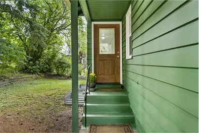 1316 SW Taylors Ferry Ct, Portland, OR 97219 - Photo 2