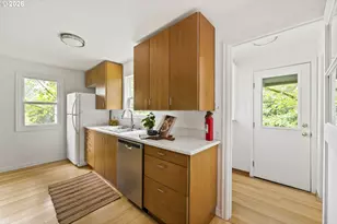 1316 SW Taylors Ferry Ct, Portland, OR 97219 - Photo 14