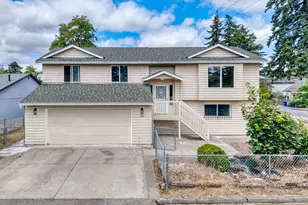 3857 SE 136th Ave, Portland, OR 97236 - Photo 2