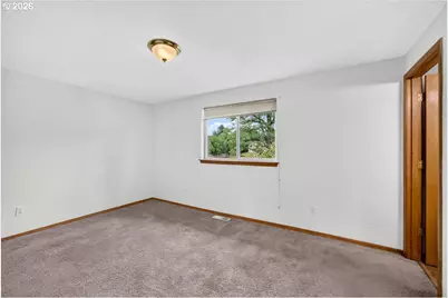 3857 SE 136th Ave, Portland, OR 97236 - Photo 30