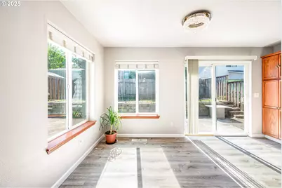 9132 SE Clinton St, Portland, OR 97266 - Photo 8