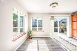 9132 SE Clinton St, Portland, OR 97266 - Photo 8