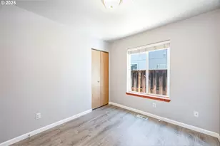 9132 SE Clinton St, Portland, OR 97266 - Photo 16