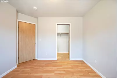 9132 SE Clinton St, Portland, OR 97266 - Photo 32