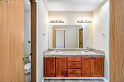 9132 SE Clinton St, Portland, OR 97266 - Photo 24