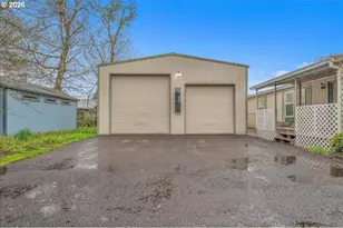 643 SE Brookwood Ave, Hillsboro, OR 97123 - Photo 26