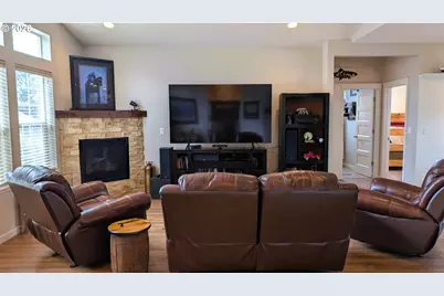 145 NE 71st St, Newport, OR 97365 - Photo 6