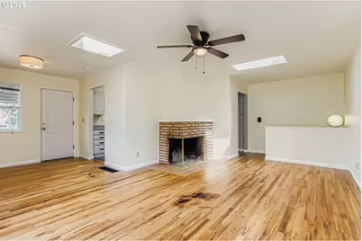 14555 NE Knott Ct, Portland, OR 97230 - Photo 8