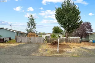 614 S 10th St, Saint Helens, OR 97051 - Photo 8