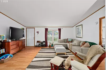 614 S 10th St, Saint Helens, OR 97051 - Photo 12