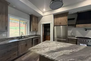 147 Deer Song Ct, Canyonville, OR 97417 - Photo 10