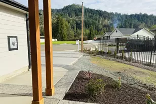 147 Deer Song Ct, Canyonville, OR 97417 - Photo 6