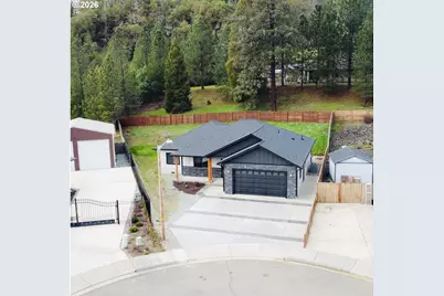 147 Deer Song Ct, Canyonville, OR 97417 - Photo 2