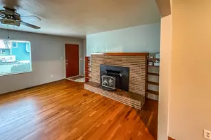 1042 W Brown Ave, Roseburg, OR 97471 - Photo 4