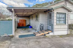 1042 W Brown Ave, Roseburg, OR 97471 - Photo 20