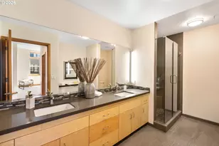 821 NW 11th Ave, Portland, OR 97209 - Photo 22