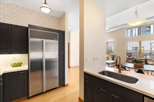 821 NW 11th Ave, Portland, OR 97209 - Photo 14