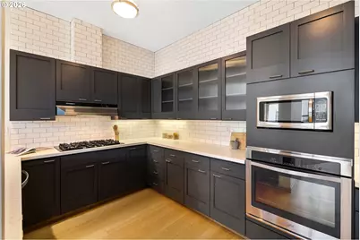 821 NW 11th Ave #601, Portland, OR 97209 - Photo 12