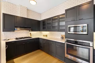821 NW 11th Ave, Portland, OR 97209 - Photo 12