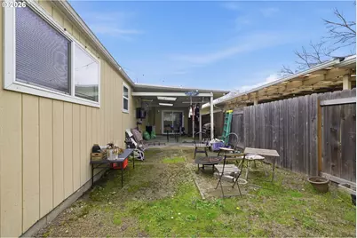 2121 Hilyard St, Eugene, OR 97405 - Photo 24