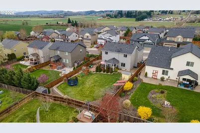 424 SW Mt St Helens St, McMinnville, OR 97128 - Photo 32