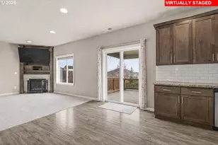 424 SW Mount St Helens St, McMinnville, OR 97128 - Photo 8
