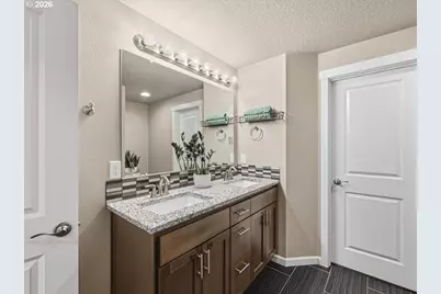 424 SW Mt St Helens St, McMinnville, OR 97128 - Photo 32