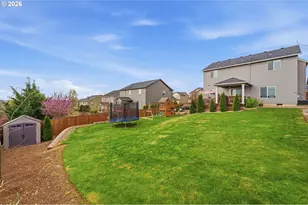 424 SW Mount St Helens St, McMinnville, OR 97128 - Photo 8