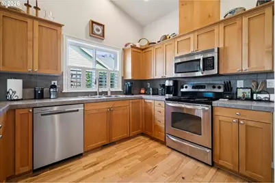 20967 Yukon St, Aurora, OR 97002 - Photo 14