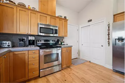 20967 Yukon St, Aurora, OR 97002 - Photo 18