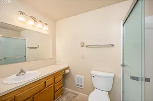 639 S 70th St, Springfield, OR 97478 - Photo 22