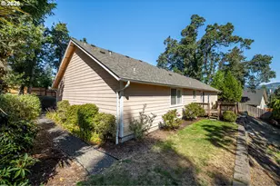 639 S 70th St, Springfield, OR 97478 - Photo 28