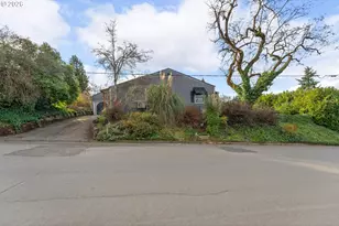 796 W Pilger St, Roseburg, OR 97471 - Photo 38