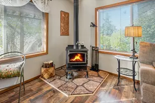 796 W Pilger St, Roseburg, OR 97471 - Photo 6