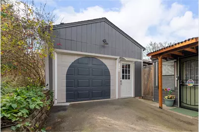 796 W Pilger St, Roseburg, OR 97471 - Photo 24