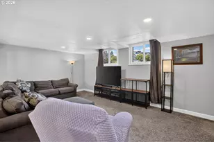 1386 SW 4th St, Gresham, OR 97080 - Photo 14