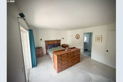 1810 Lake Shore Dr, Eugene, OR 97408 - Photo 16