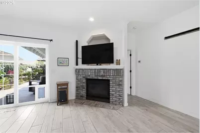 1810 Lake Shore Dr, Eugene, OR 97408 - Photo 12