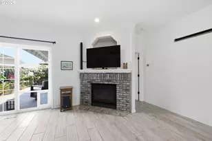 1810 Lake Shore Dr, Eugene, OR 97408 - Photo 12