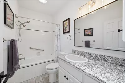 1810 Lake Shore Dr, Eugene, OR 97408 - Photo 10