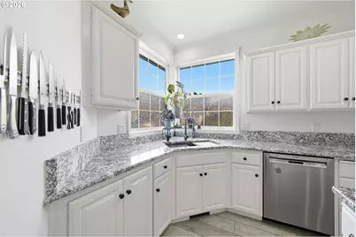 1810 Lake Shore Dr, Eugene, OR 97408 - Photo 14