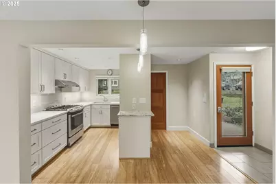 4387 SW 94th Ave, Portland, OR 97225 - Photo 4