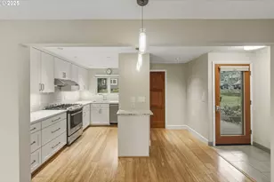 4387 SW 94th Ave, Portland, OR 97225 - Photo 4