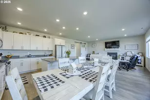 1451 Gladiola Dr, Junction City, OR 97448 - Photo 12