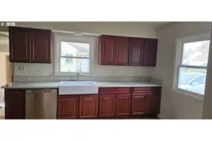 9256 SE Morrison St, Portland, OR 97216 - Photo 10