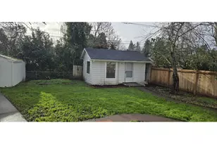 9256 SE Morrison St, Portland, OR 97216 - Photo 6