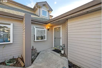 2437 NW Logan St, Camas, WA 98607 - Photo 2